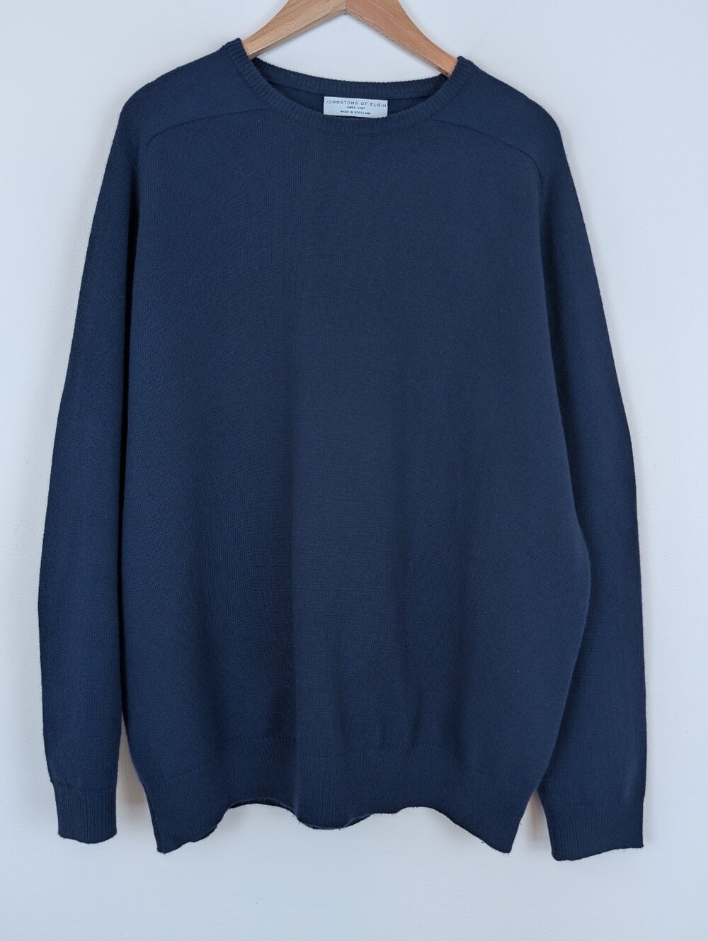 Johnstons Of Elgin 100% Cashmere Raglan Sleeve Crewneck Sweater - Navy